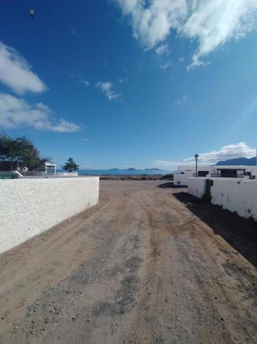 Famara, Apto. En Zona Tranquila A 200M Del Mar. Daire Dış mekan fotoğraf