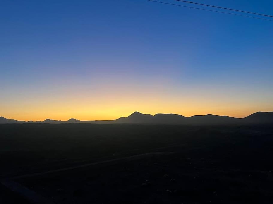 Famara, Apto. En Zona Tranquila A 200M Del Mar. Daire Dış mekan fotoğraf