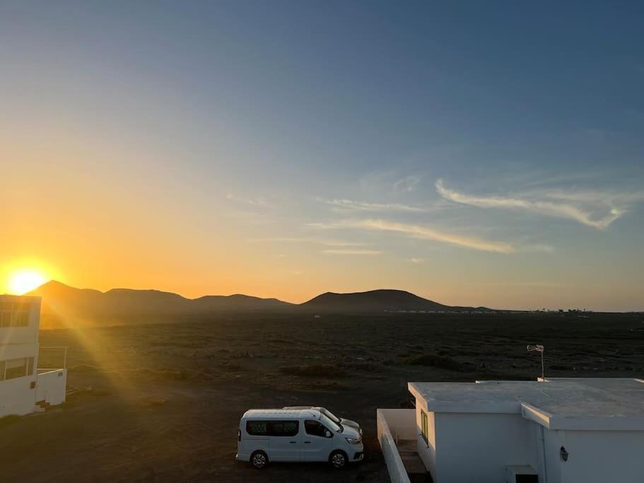 Famara, Apto. En Zona Tranquila A 200M Del Mar. Daire Dış mekan fotoğraf